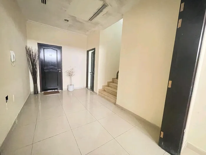 للايجار السنوي استديو بمدينه خليفه ا : Image 1