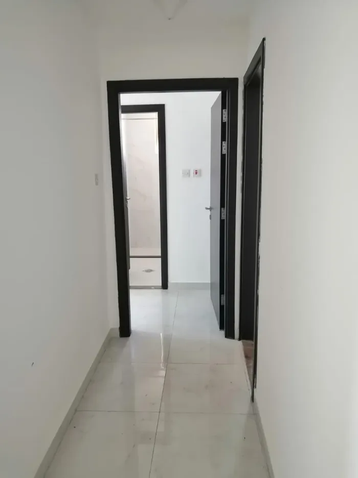 شقة مميزة للإيجار السنوي في العالية : Image 1