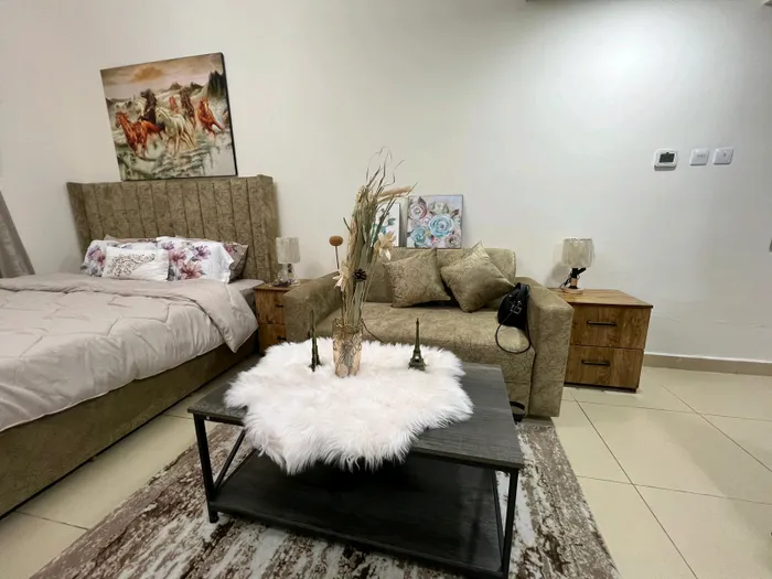 For monthly rent, studio. First tenant. : Image 1