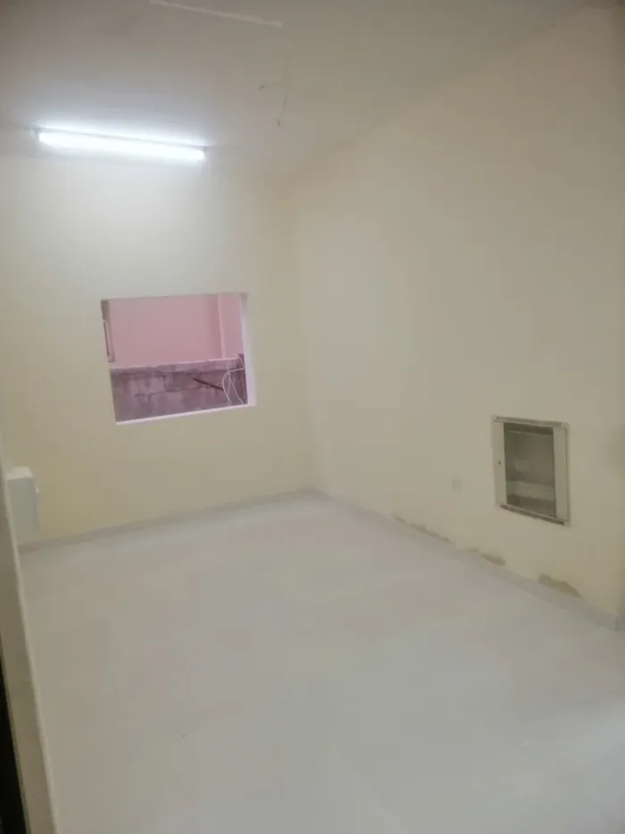 For annual rent, a distinctive apartment near Al Ain Hotel : Image 1