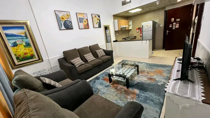 للايجار الشهري غرفه وصاله في سيتي تاور النعيمية 3 : Image 1