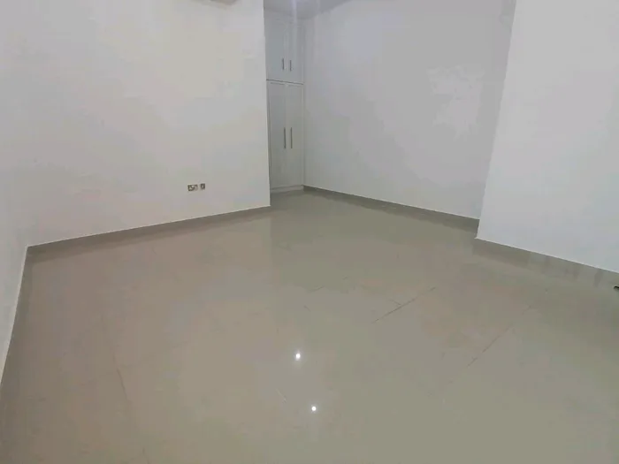 للايجار السنوي استديو بمدينه محمد بن زايد اول ساكن تشطيب ممتاز شامل : Image 1