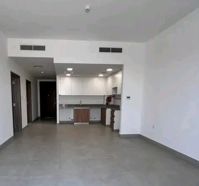 للإيجار السنوي شقة غرفة وصالة غير مفروشه : Image 1