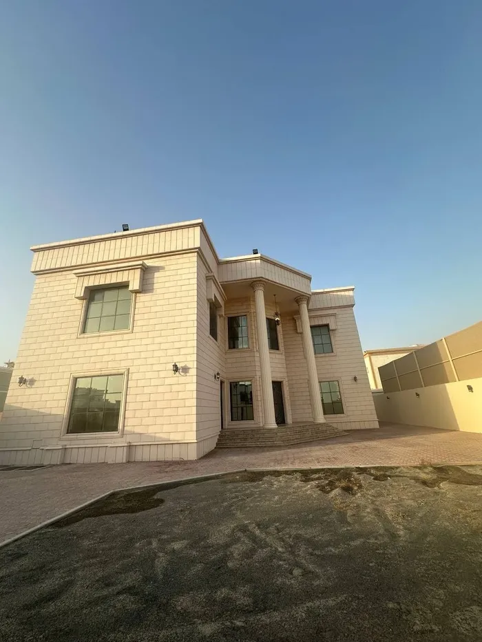 For sale a villa in Sharjah, Al Rahmaniya area, consisting of 6 master bedrooms, two halls, a majlis and an external extension : Image 1