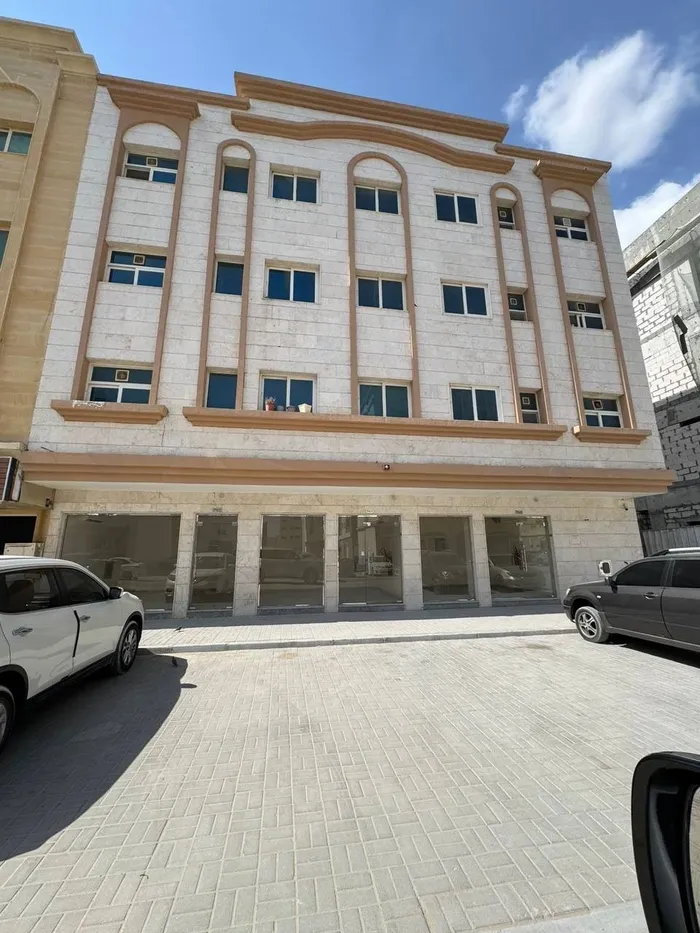 للبيع بناية في الشارقة منطقة مويلح, قريبة من مجمع المدارس : Image 1