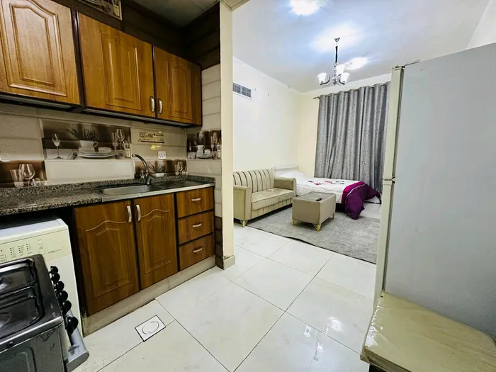 شقة استوديو مفروشة للايجار الشهري : Image 1