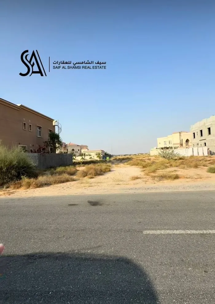 Residential land for sale in Sharjah, Al Hoshi area : Image 1