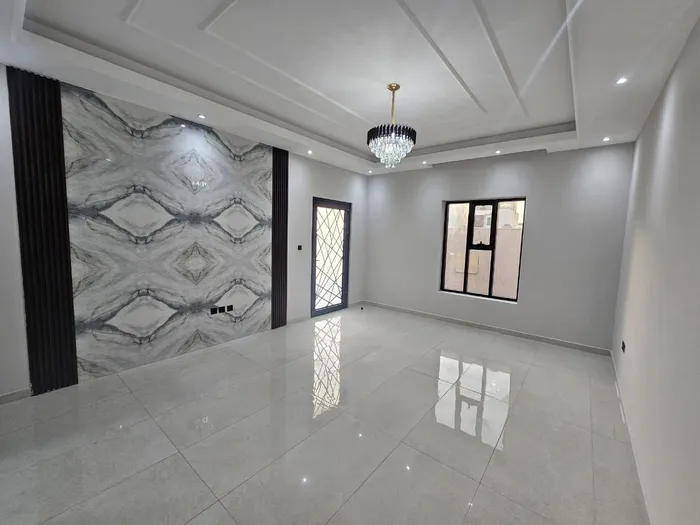 فيلا للايجار السنوي  5 غرف ماستر : Image 1