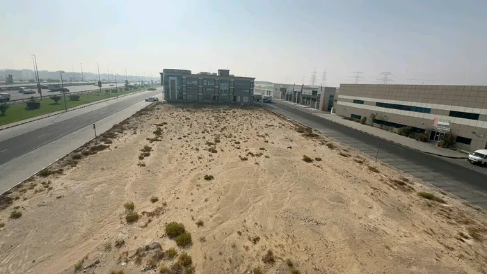 للـبيع ارض صـناعي تـجاري فـي الـشارقة  الـصناعية ( 18 ) ارضالـمعارض مـساحة ( 1200 ) مـتر ( 13916 ) قـدم ( 30 × 40 ) : Image 1