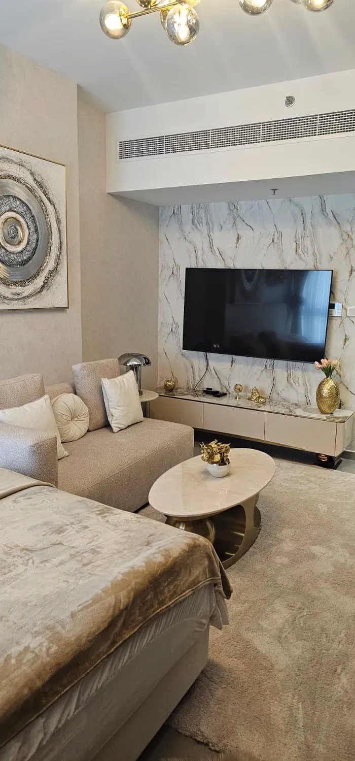 شقة للبيع في الزاهية الشارقة : Image 1