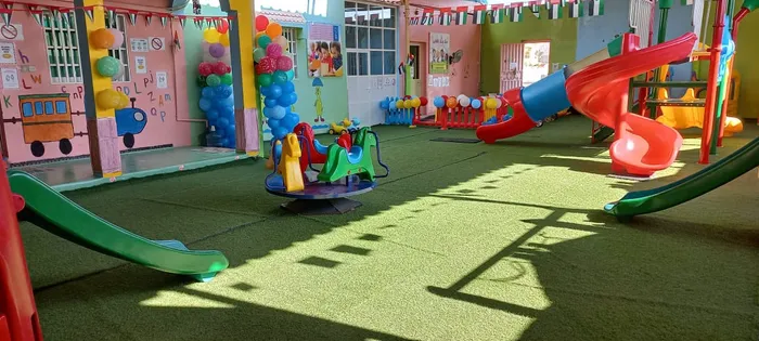 حضانة للبيع في جلفار موقع مميز على شارع رئيسي و زاويتين : Image 1