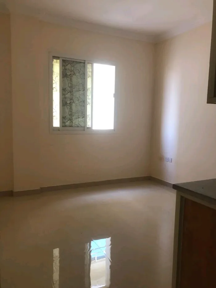 استديو للايجار السنوي بالجرف 3 خلف السوق الصيني سكن (عزاب وموظفين) : Image 1