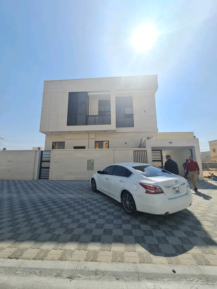 Villa for sale in Ajman : Image 1