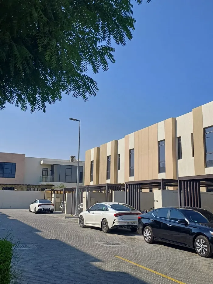 For sale a townhouse in the Nasma project in the Emirate of Sharjah : Image 1