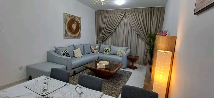 Two rooms and a hall for monthly rent : Image 1