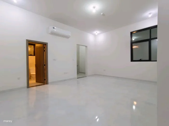 For annual rent, a one-bedroom apartment, including maintenance, electricity, water, and a parking space : Image 1