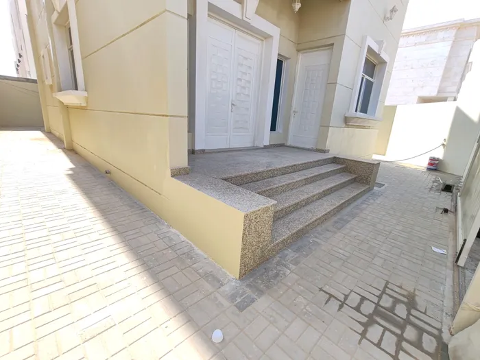 Villa for sale in Al Yasmeen for 1,350,000 including electricity and water : Image 1