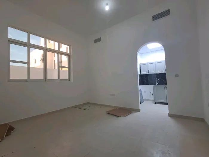 استديو للايجار الشهري جنوب الشامخة اول ساكن : Image 1