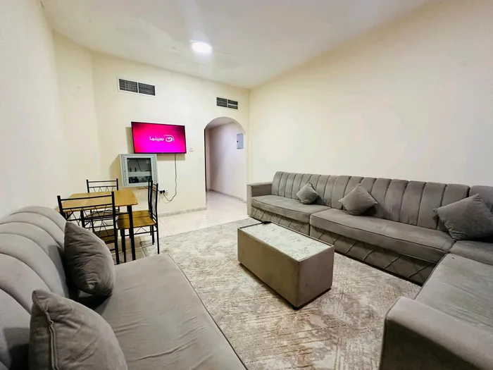 Furnished apartment for monthly rent, two rooms and a hall : Image 1