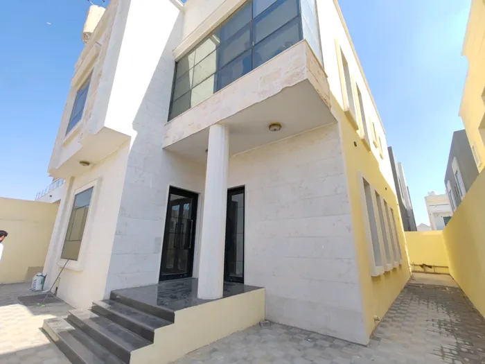 Villa for sale with monthly installments for those with a salary of more than 20,000 : Image 1