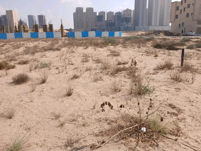 Residential and commercial land for sale : Image 1