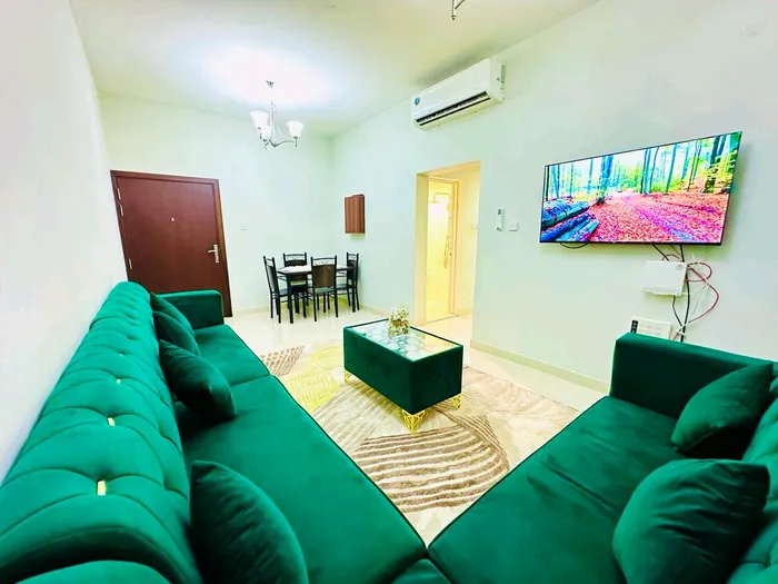 Two rooms and a hall for monthly rent : Image 1