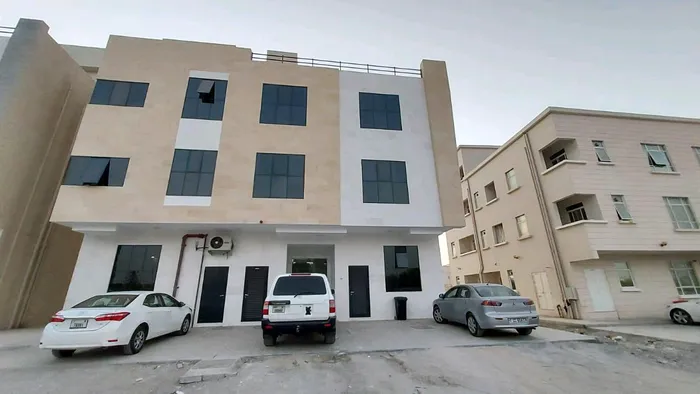 بناية للبيع مكونة من 7 غرفة وصالة و6 استوديو مؤجرة بالكامل : Image 1