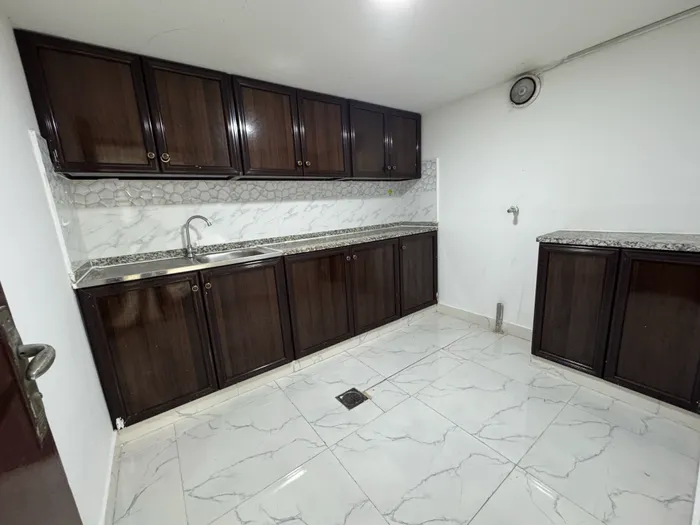 very nice 1BHK Apartments with balcony muroor Indian School Backside : Image 1