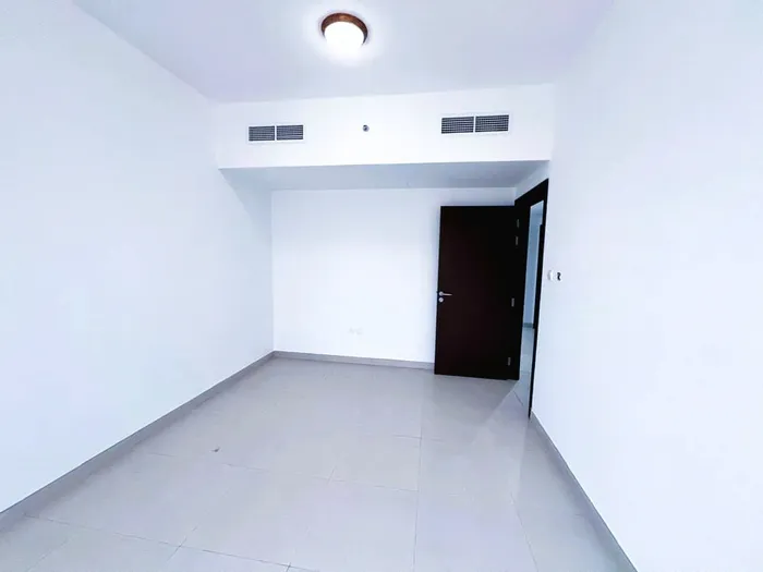 فرصة استثنائية للإيجار السنوي في عجمان : Image 1