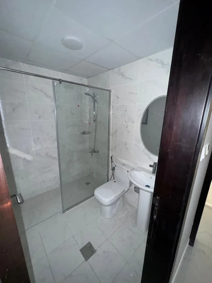 One bedroom apartment and lounge in Tallah! : Image 1