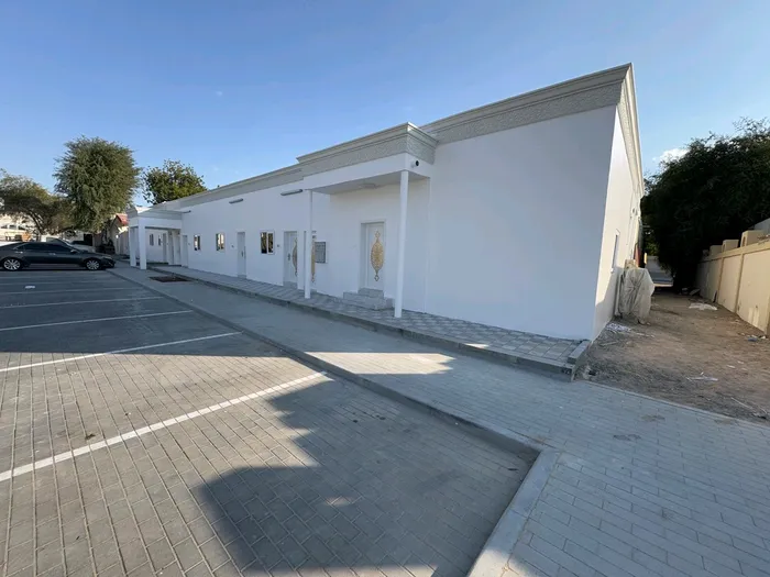 A new luxury finished residential complex, studio apartments, one bedroom apartments, two bedroom apartments and a hall, directly next to Al-Misbah Mall : Image 1