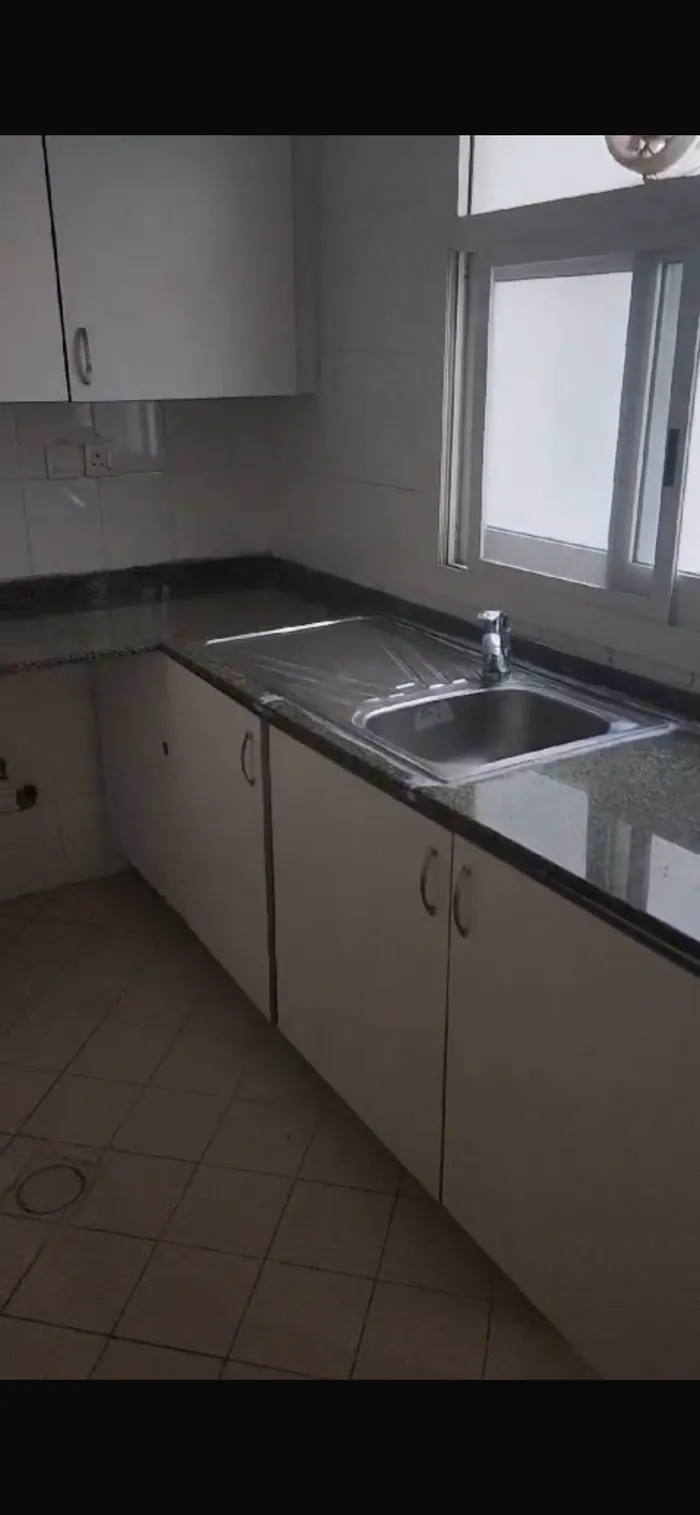 شقة غرفتين وصالة للبيع في النهدة : Image 1