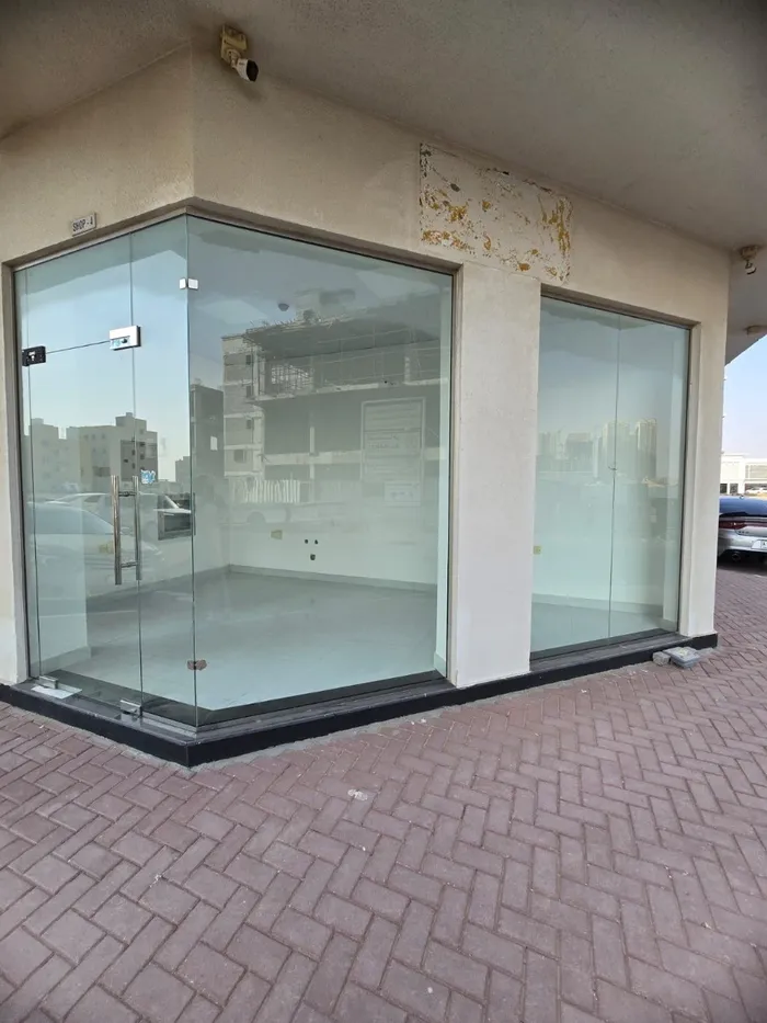 shop for rent in a prime location : Image 1