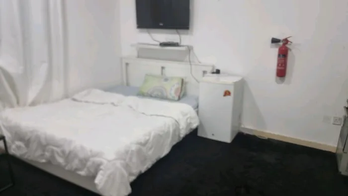 استوديو مفروش للإيجار Furnished studio flat : Image 1