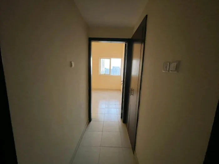 متاح غرفة وصالة للايجار السنوي : Image 1