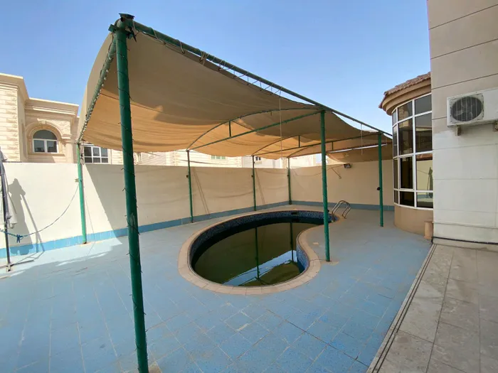 3 rooms, a hall and 2 bathrooms with a private swimming pool : Image 1