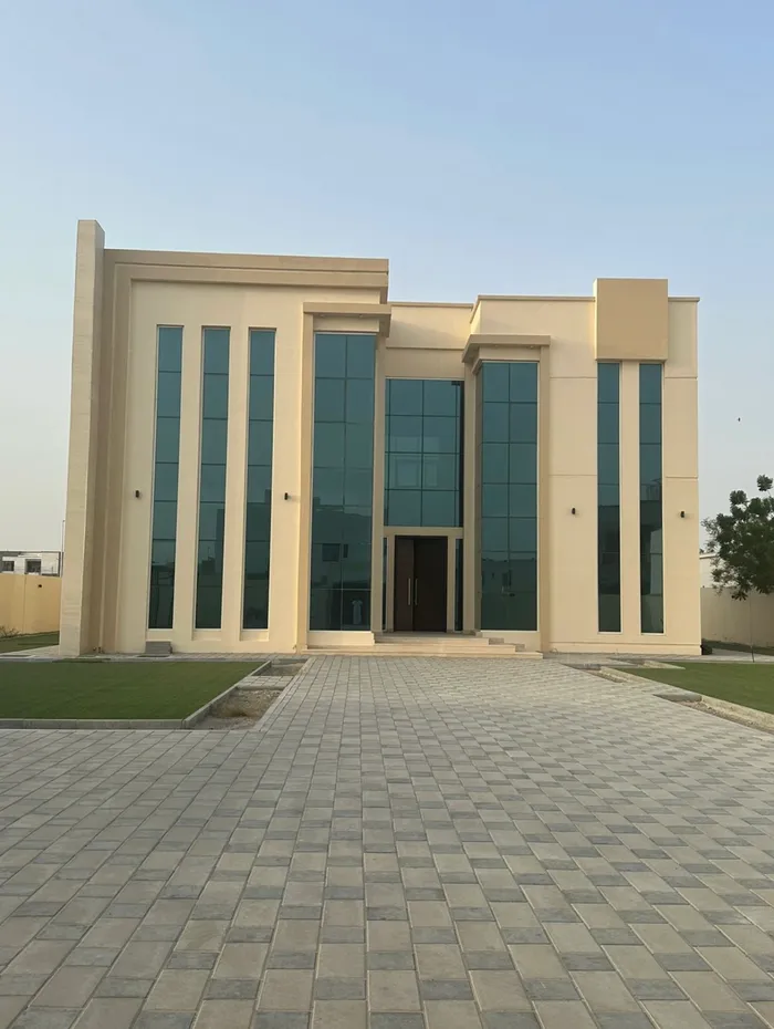 للايجار فيلا فخمه مودرن في الشارقة منطقة الحوشي تتكون من 5 غرف نوم ماستر : Image 1