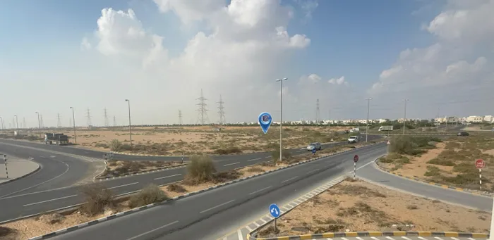 للـبيع ارض صـناعي تـجاري فـضاء زاويـة فـي الشارقة  الـصجعةالـصناعية مـنطقة الحنو مـساحة ( 9143 متر ) ( 98415 ) قدم : Image 1