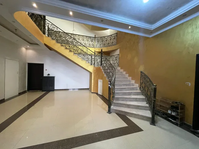 غرفه وصاله مع بلكونه واسعه : Image 1