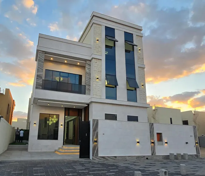 Luxury villa for sale in Al Zahia : Image 1
