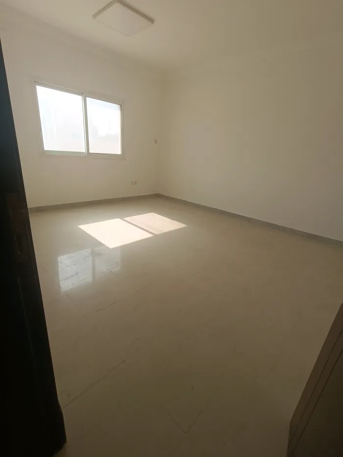 فيلا للايجار فى الشامخه قريب سوبر ماركت نور الازدهار شامل مياه وكهرياء 130 الف دفعات : Image 1