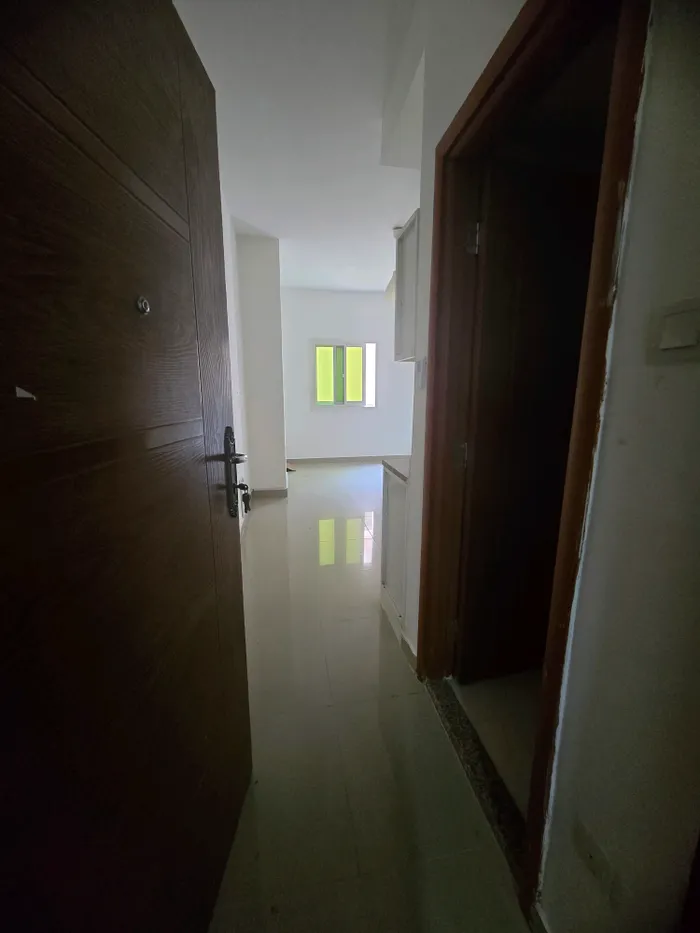 للإيجار إستوديو سنوي في عجمان الراشدية 3 بالقرب من أبراج عجمان ون : Image 1