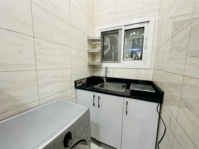 studio for monthly rent : Image 1