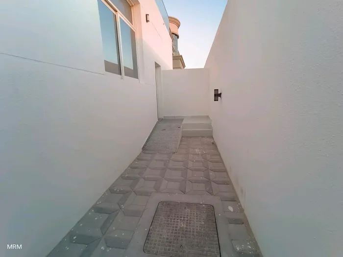 One bedroom apartment and hall for the first resident for rent in Riyadh, south of Shamkha : Image 1