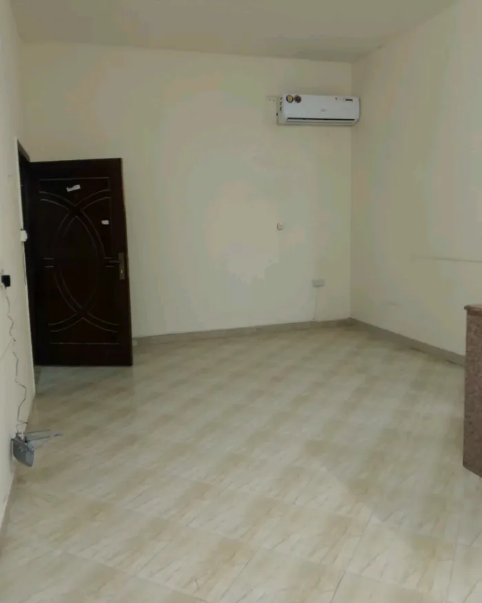 A big room with kitchen and bathroom in a villa for rent : Image 1