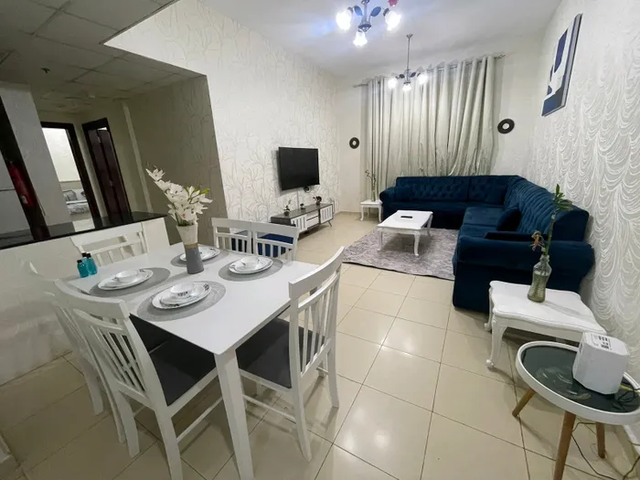 Two rooms and a hall for monthly rent : Image 1