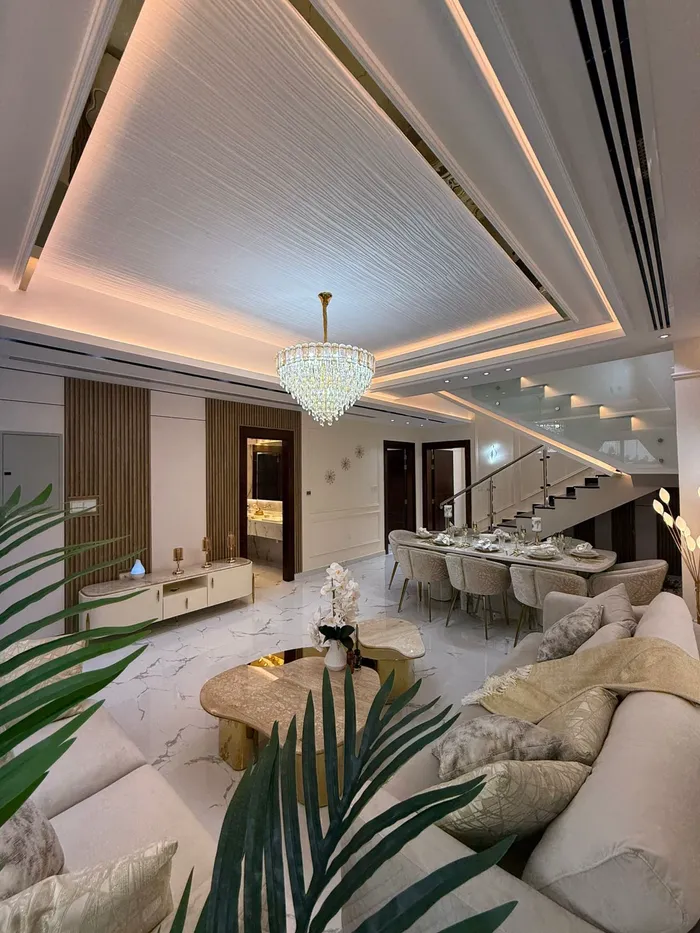 فيلا فاخره للبيع بمساحات كبيره مفروشه بأثاث كلاسيكي : Image 1