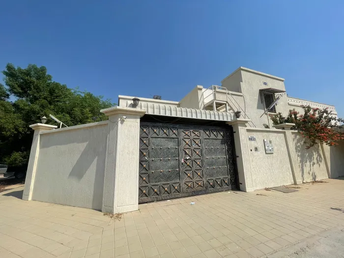 An opportunity to own a villa at the lowest price in the heart of Ajman : Image 1