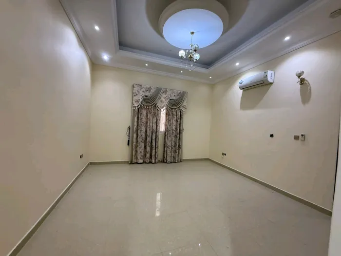 فيلا للايجار با المويهات ١ مقابل المسجد : Image 1