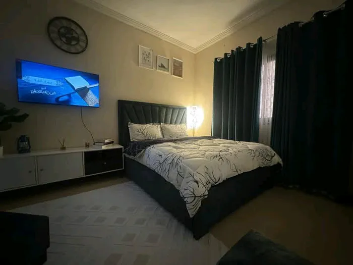 🔥🔥🔥‏أستديو ثاني ساكن شارع الشيخ عمار
‏الإيجار 3000 
التامين 500 كاش : Image 1